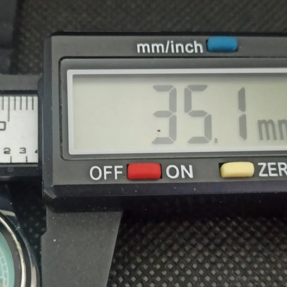 Vintage Automatic 70s Seiko 5 Mens Disney Blue Watch W/ Rubber Strap & Day Date - Picture 7 of 9